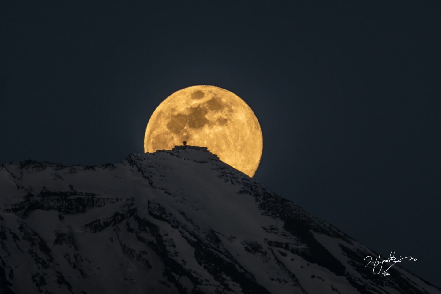 天体望遠鏡を使った撮影ハウツー｜天体望遠鏡の魅力とカメラの接続方法
